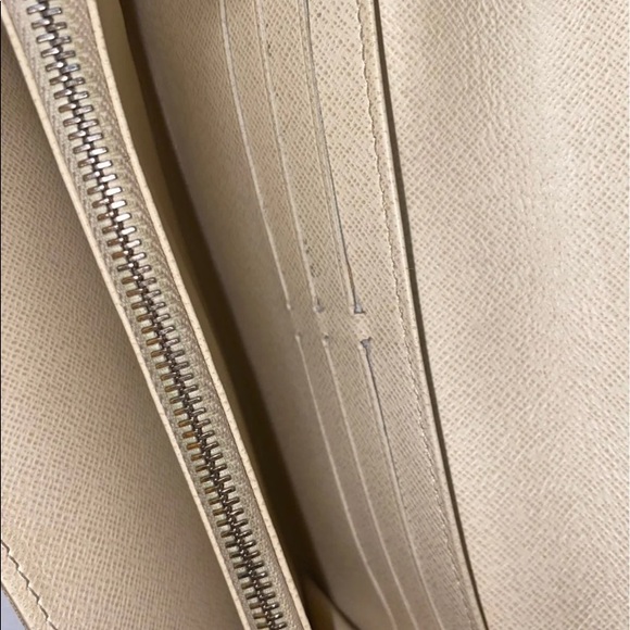 SOLDAuthentic Louis Vuitton Damier Azur Sarah Wallet - Picture 7 of 13